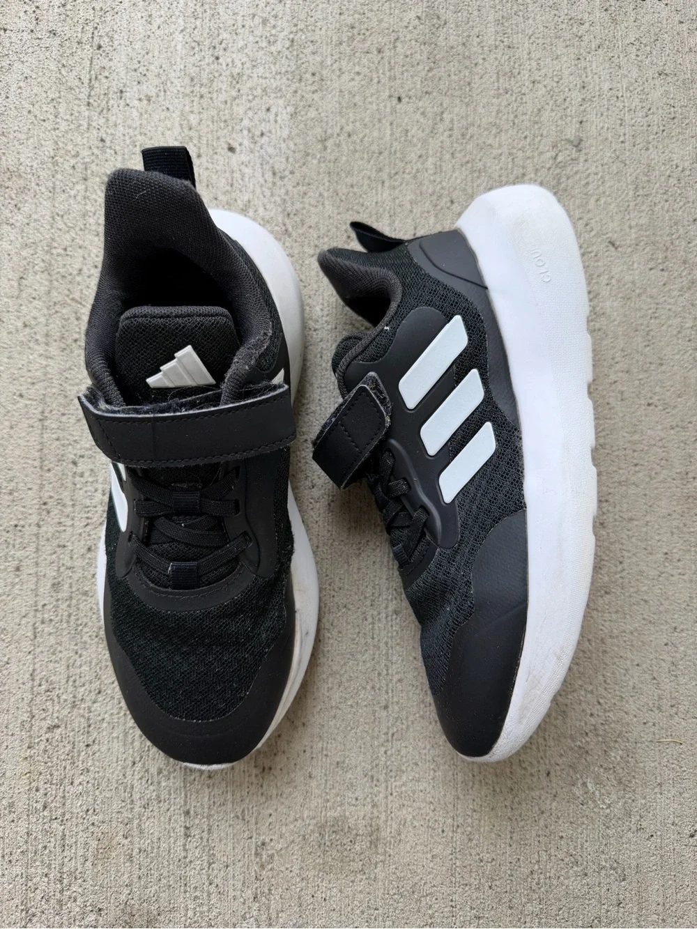 adidas Unisex FORTARUN 3.0 SHOES running shoes youth size 3